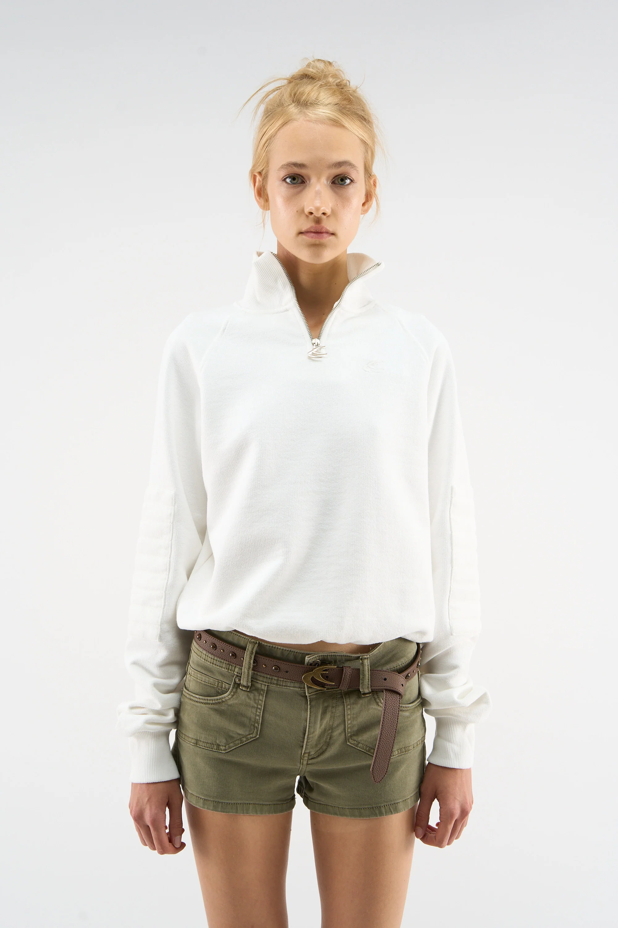 Bow Quarter Ecru Zip - Image 5