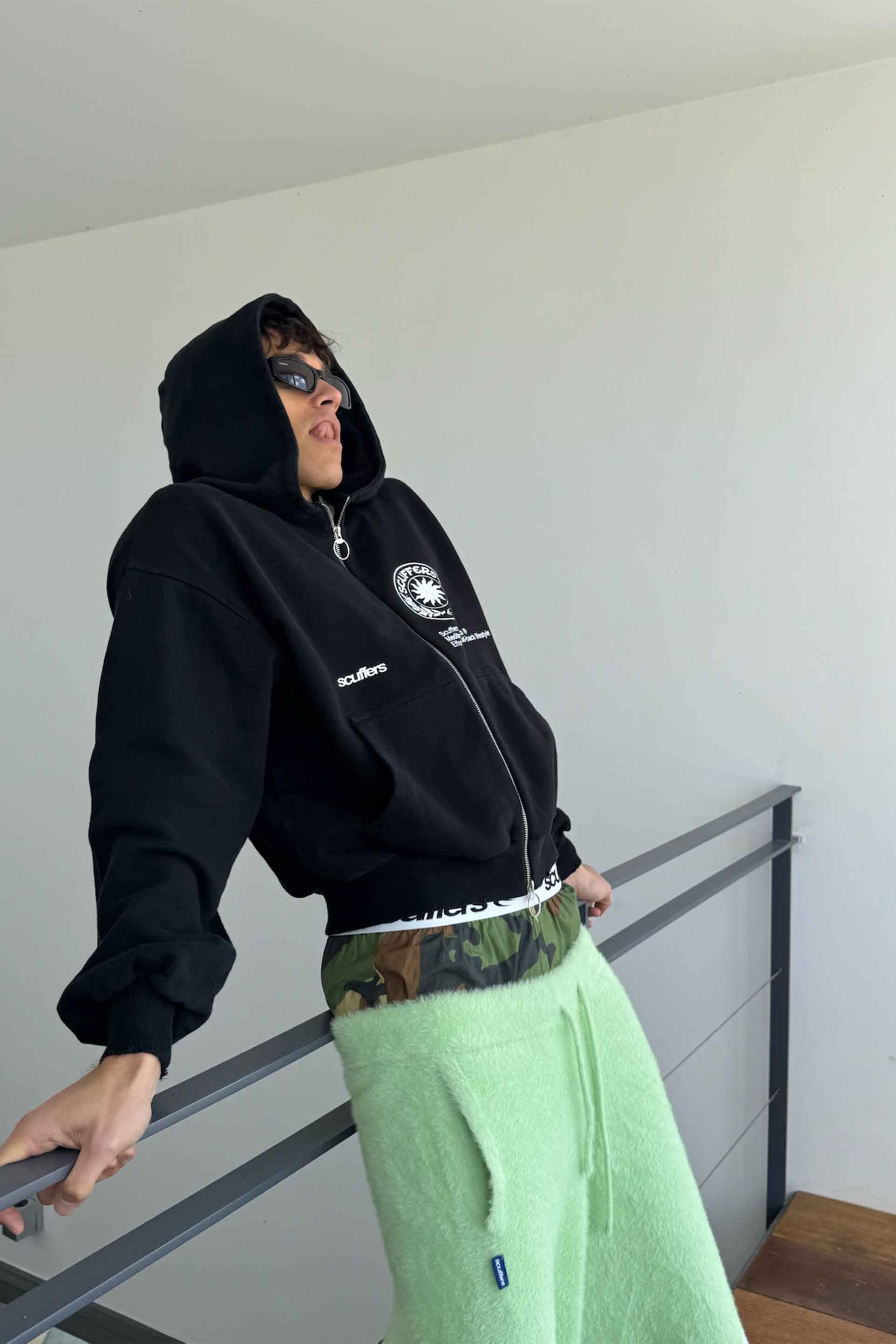 Champ Black Zipped Hoodie - Image 8