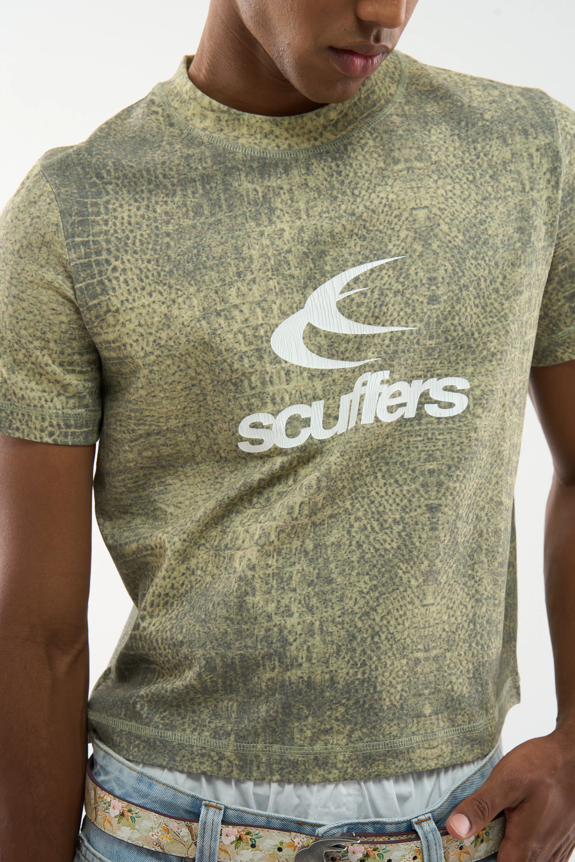 Crocodile Dusty Green Fitted T-Shirt - Image 7