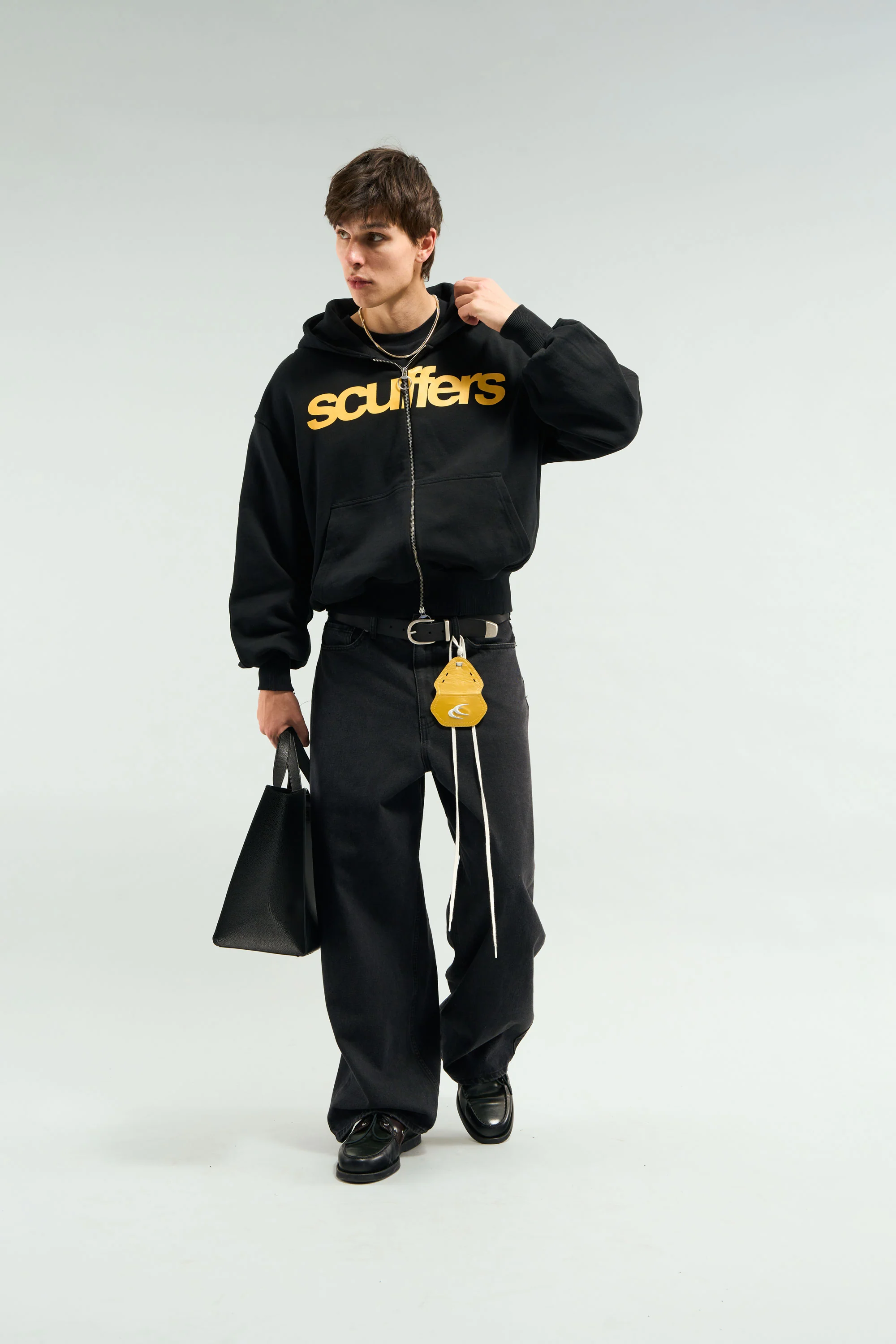 Essential Black Zipper - Image 5