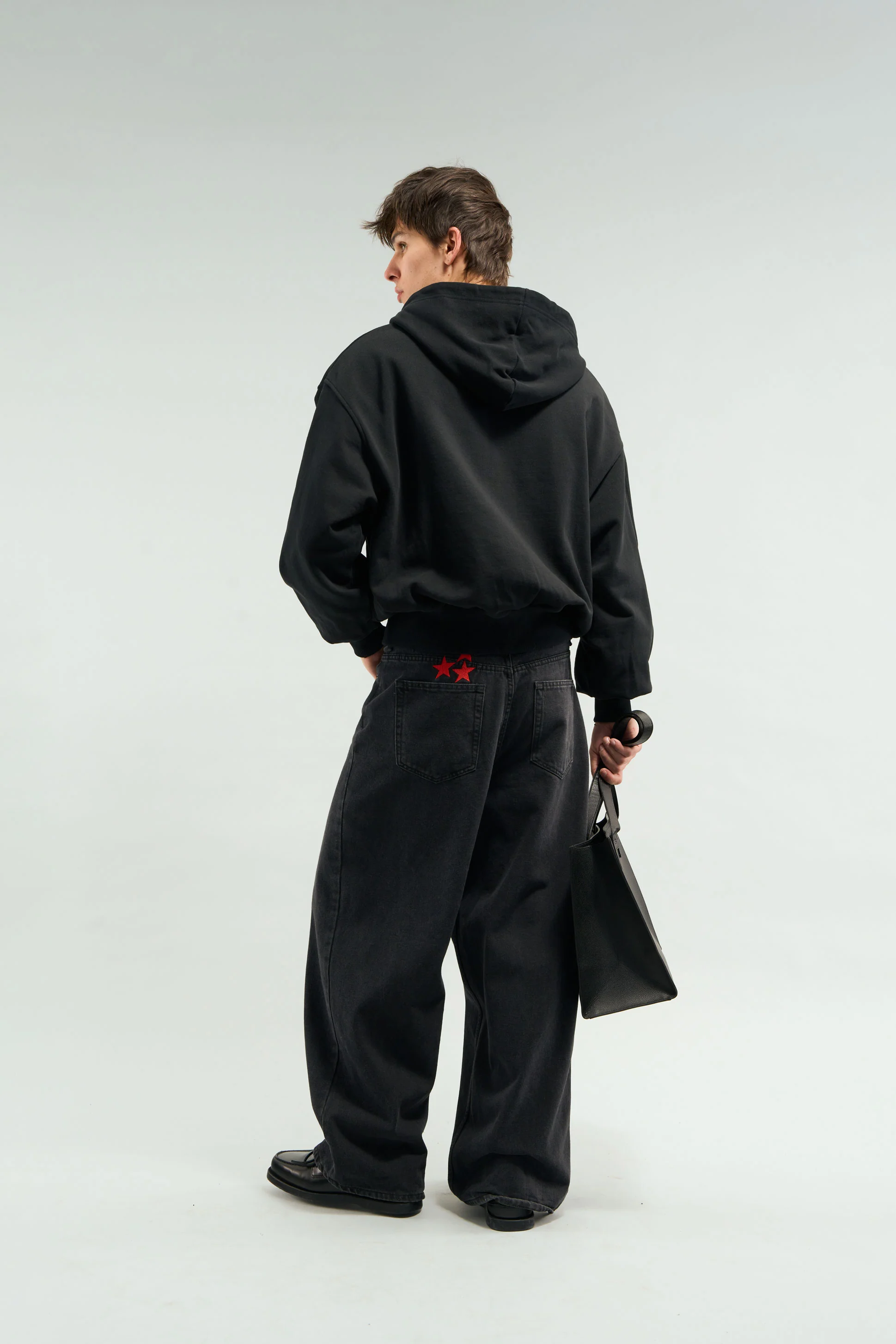 Essential Black Zipper - Image 6