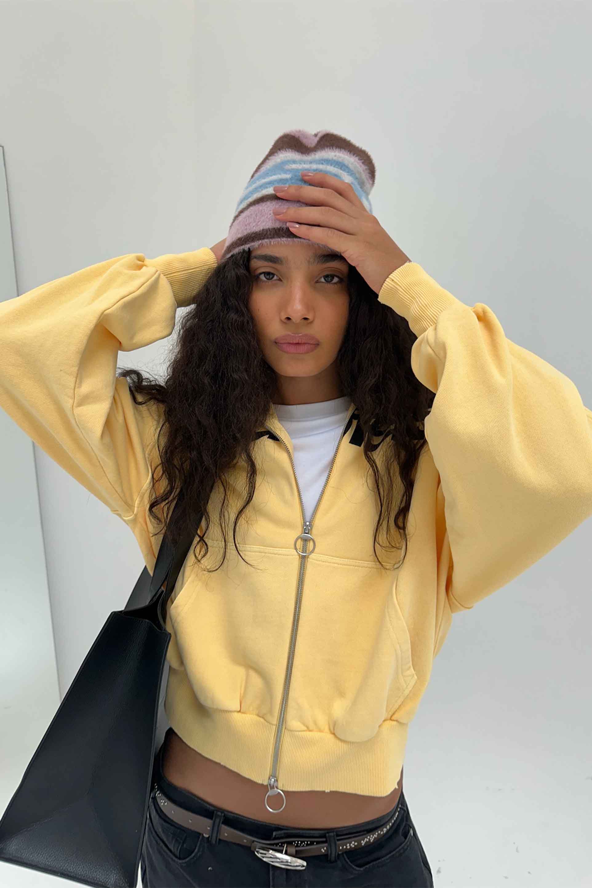 Essential Yellow Zipper - Image 10