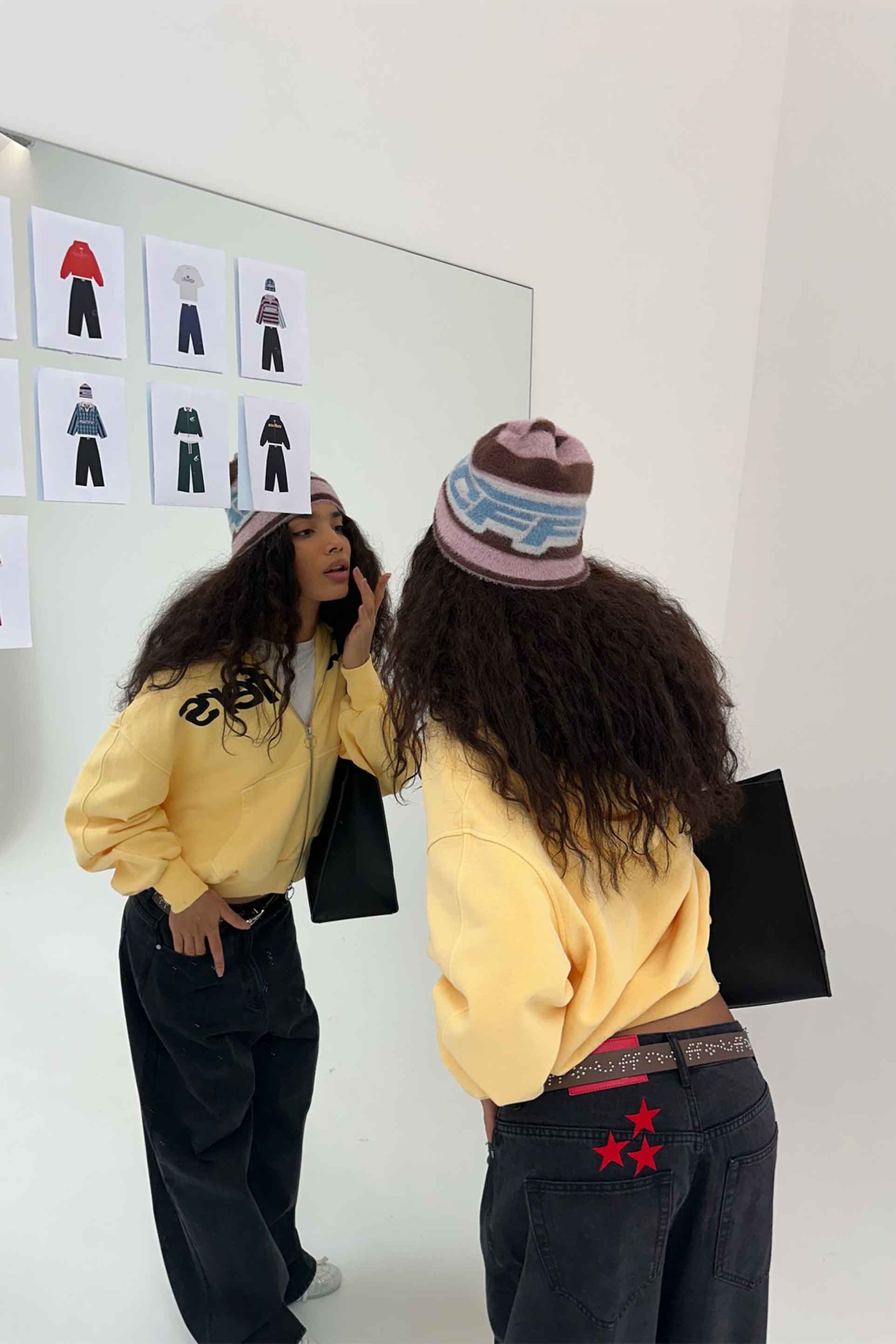 Essential Yellow Zipper - Image 9