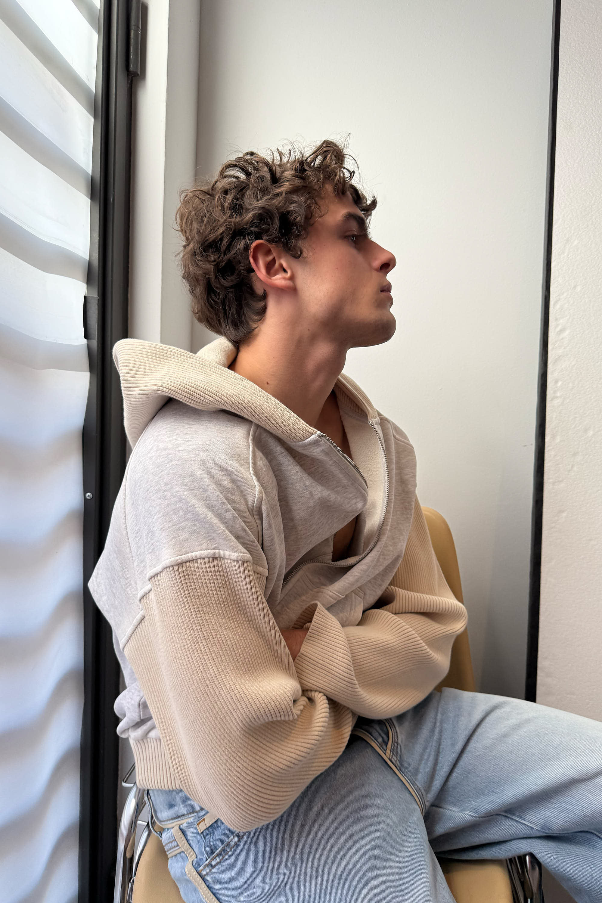 Exit Grey Zipper - Image 5
