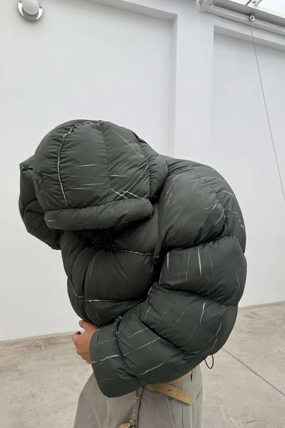 Marble Green Puffer Jacket - Image 7