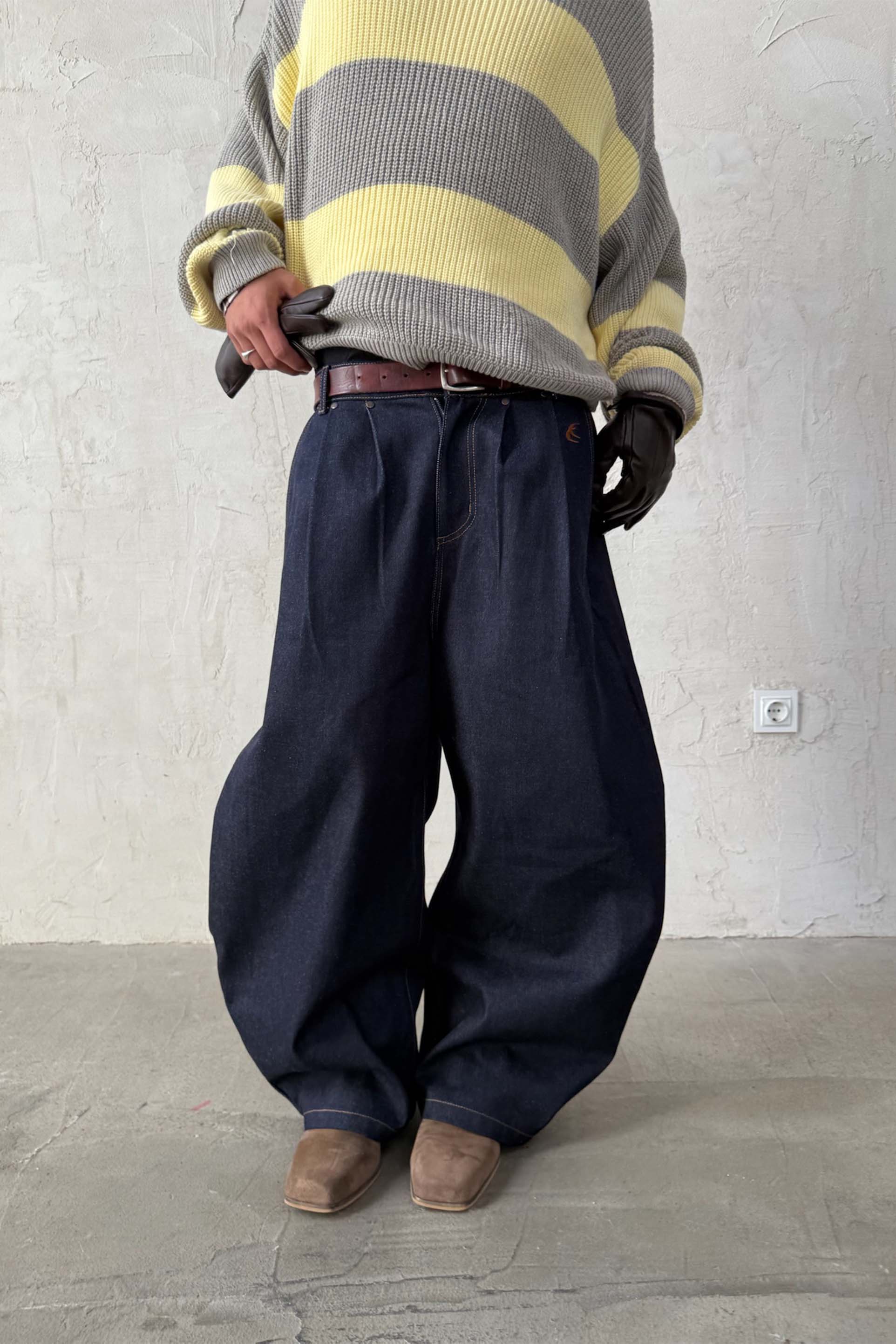Shell Dark Pants - Image 9
