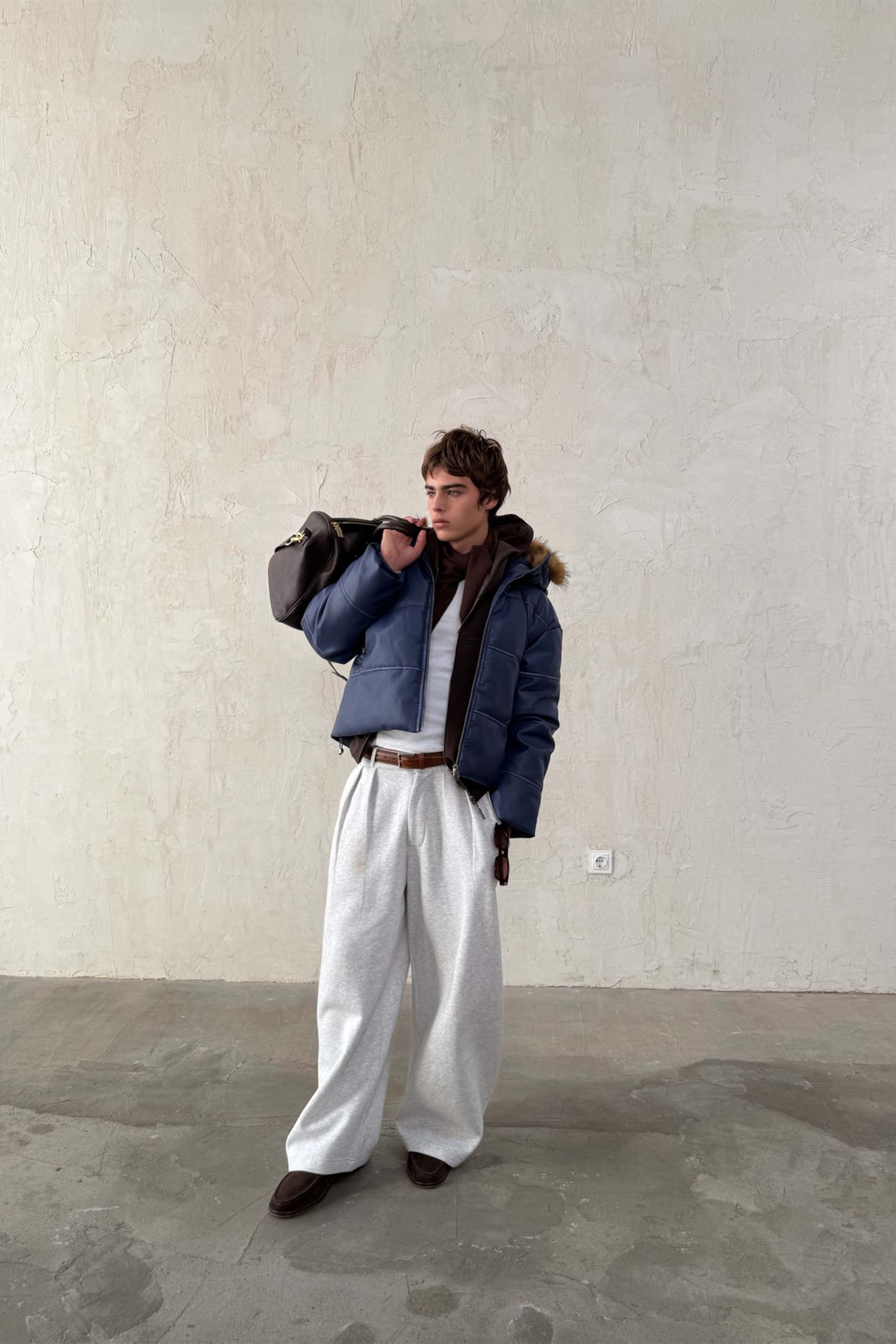 Shell Light Grey Sweatpants - Image 10