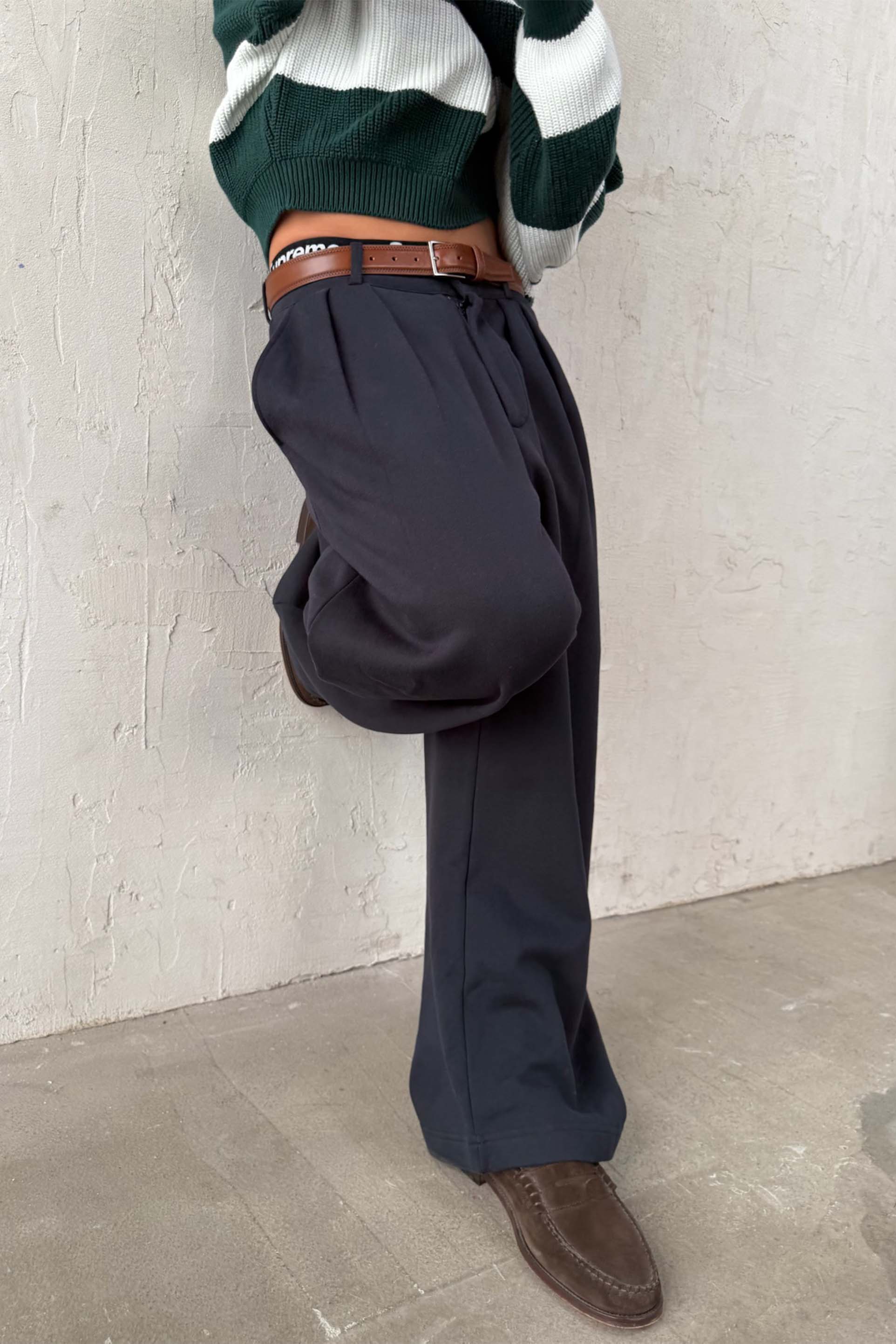 Shell Navy Blue Sweatpants - Image 7