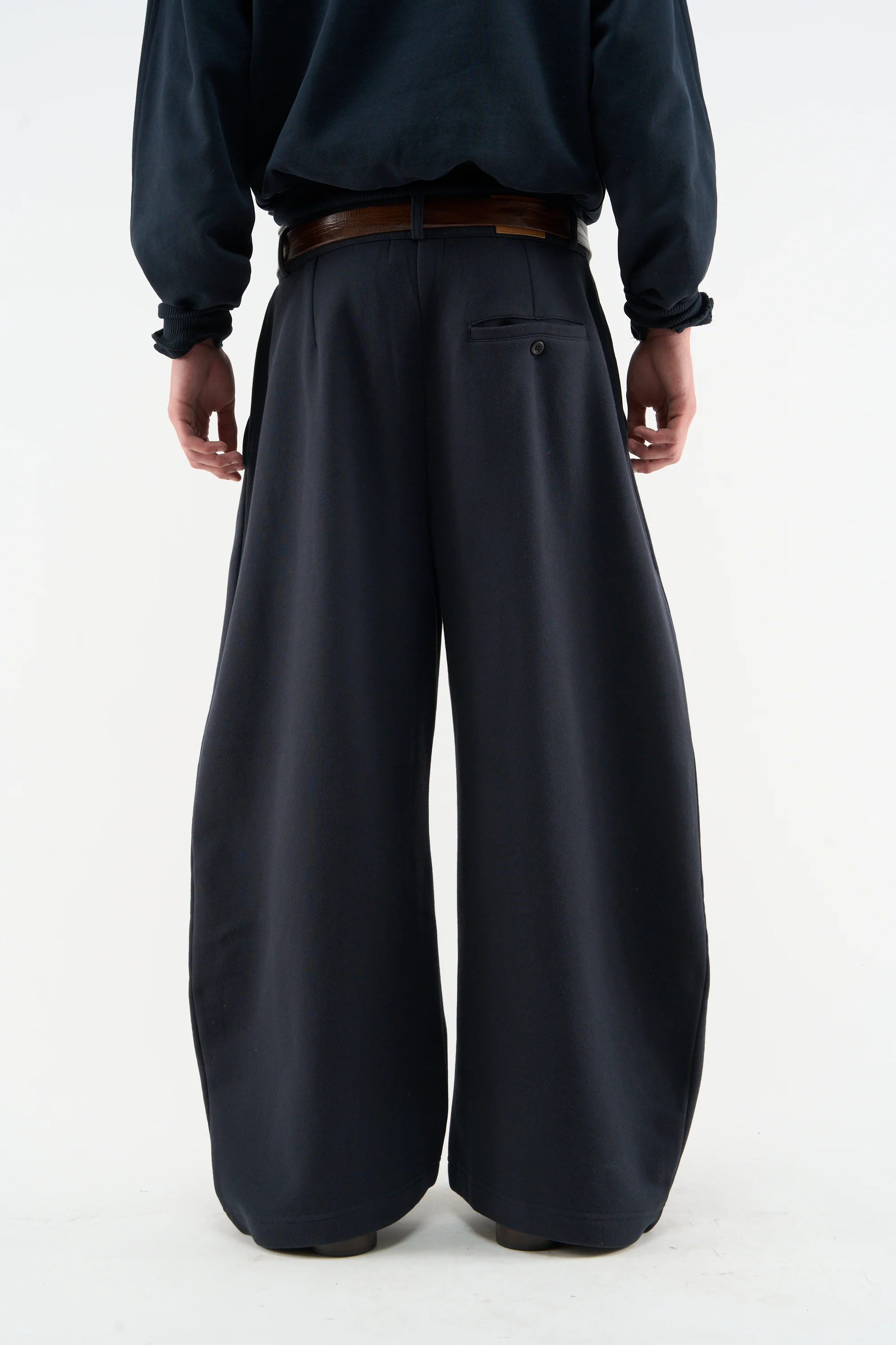 Shell Navy Blue Sweatpants - Image 8