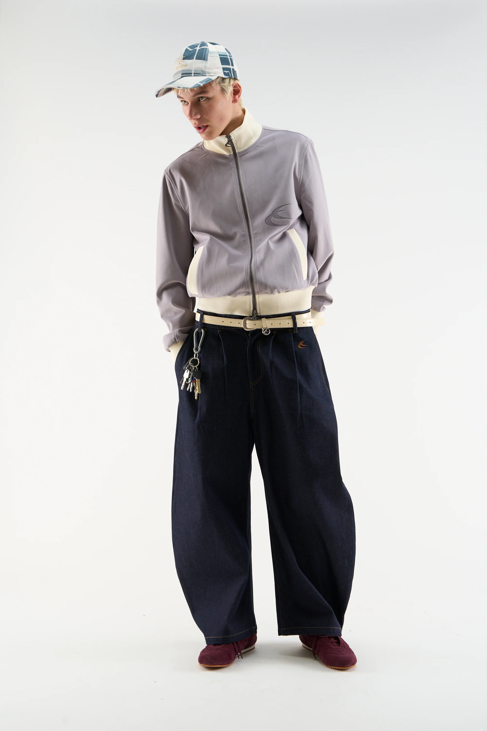Snow Light Grey Zipper - Image 2