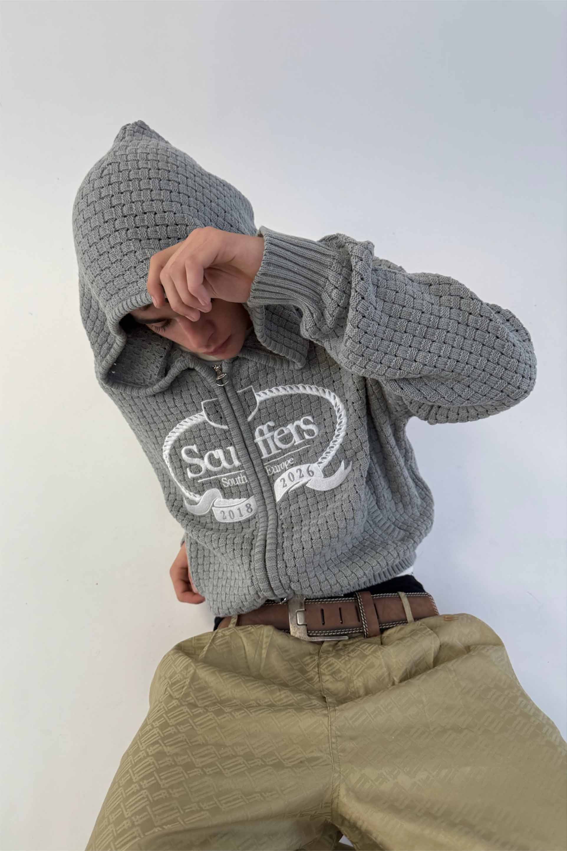 South Europe Light Grey Knit Zipper - Image 4