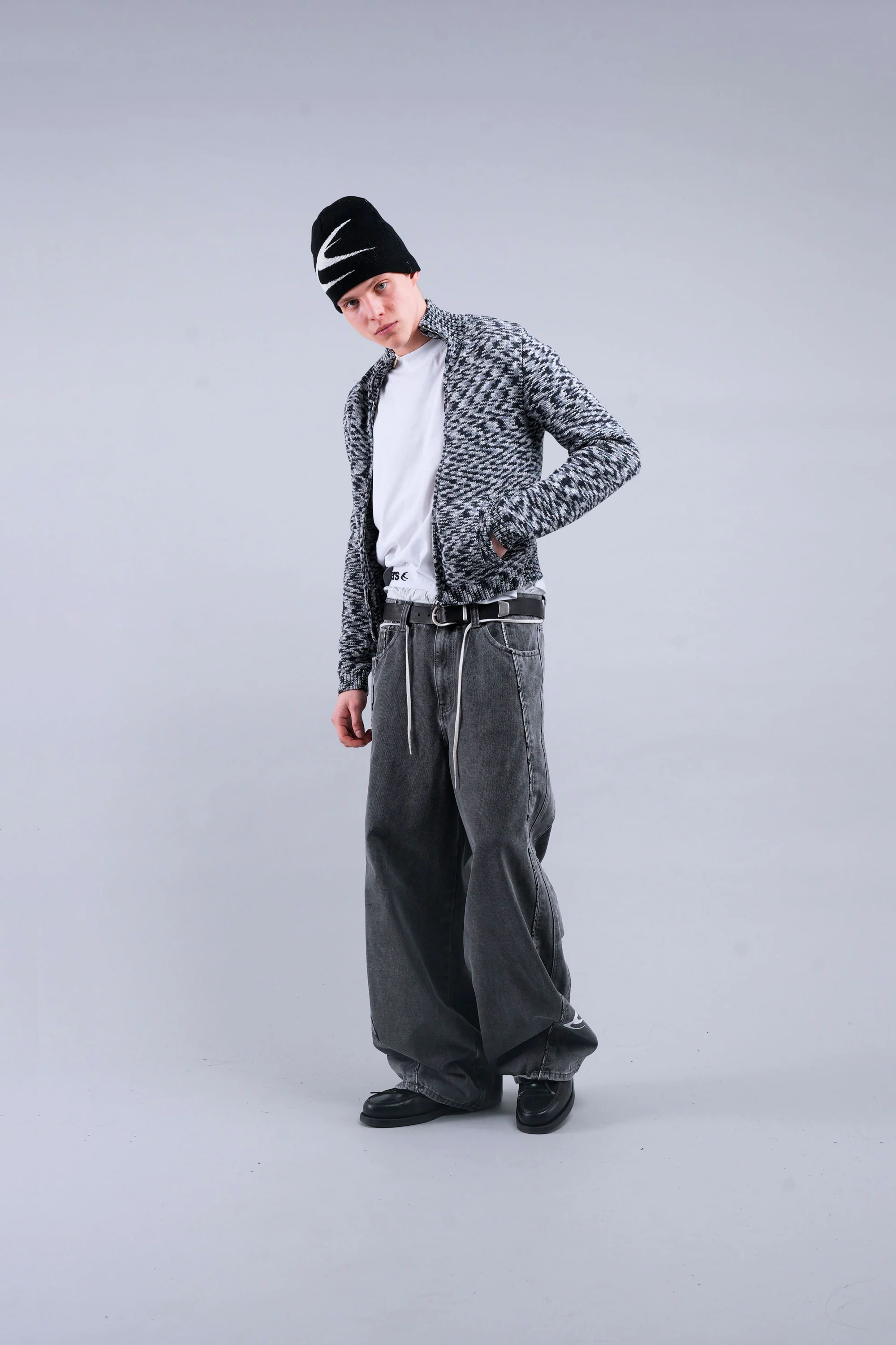 Tropic Grey Knit Zipper - Image 6